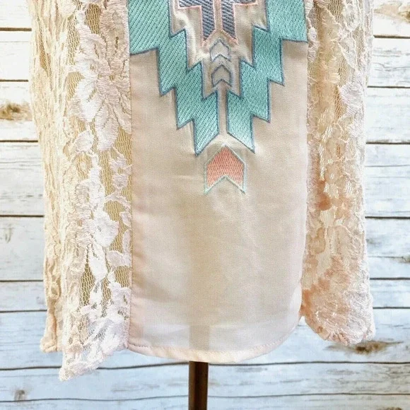 LUSH Women Sleeveless Pullover Scoop Neck Pink Lace See Through Top Size Small - Picture 3 of 13